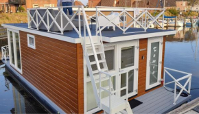 Houseboat Tomio NS001 near Amsterdam